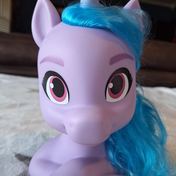 2020 My Little Pony Izzy Moonbow Styling Head Bust Brushable Hair MLP - Picture 4 of 11